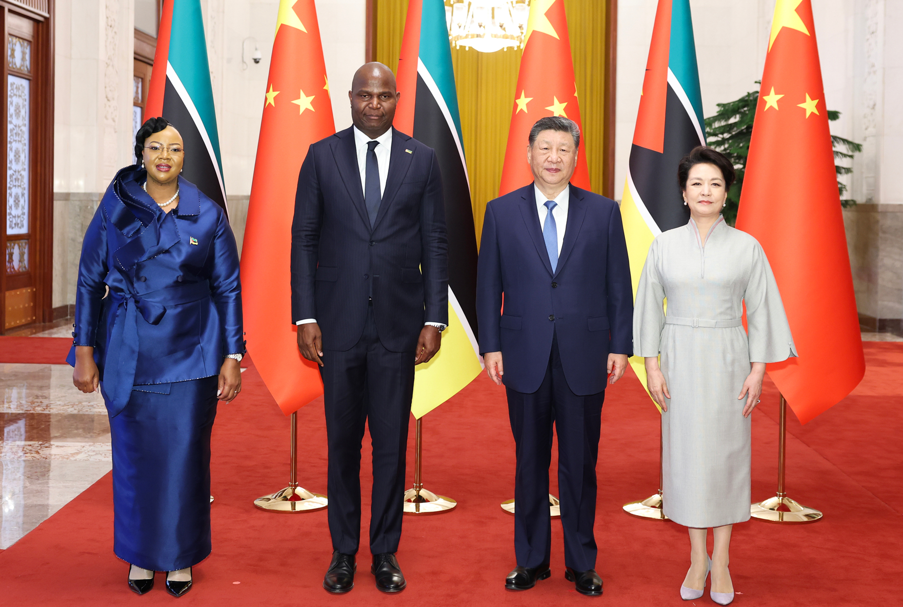 习近平同莫桑比克总统查波会谈